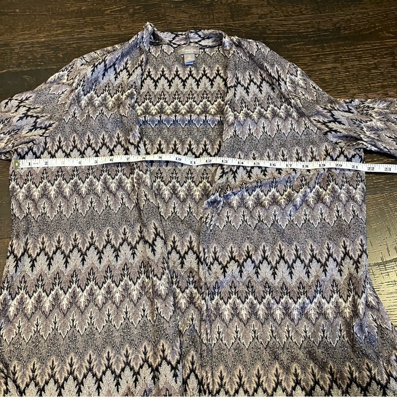 Travelers by Chico's | Gray lightweight knitted cardigan - Picture 5 of 8